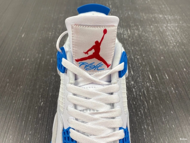 Boostmaster lin Jordan 4 Retro SB DR5415-104 0806